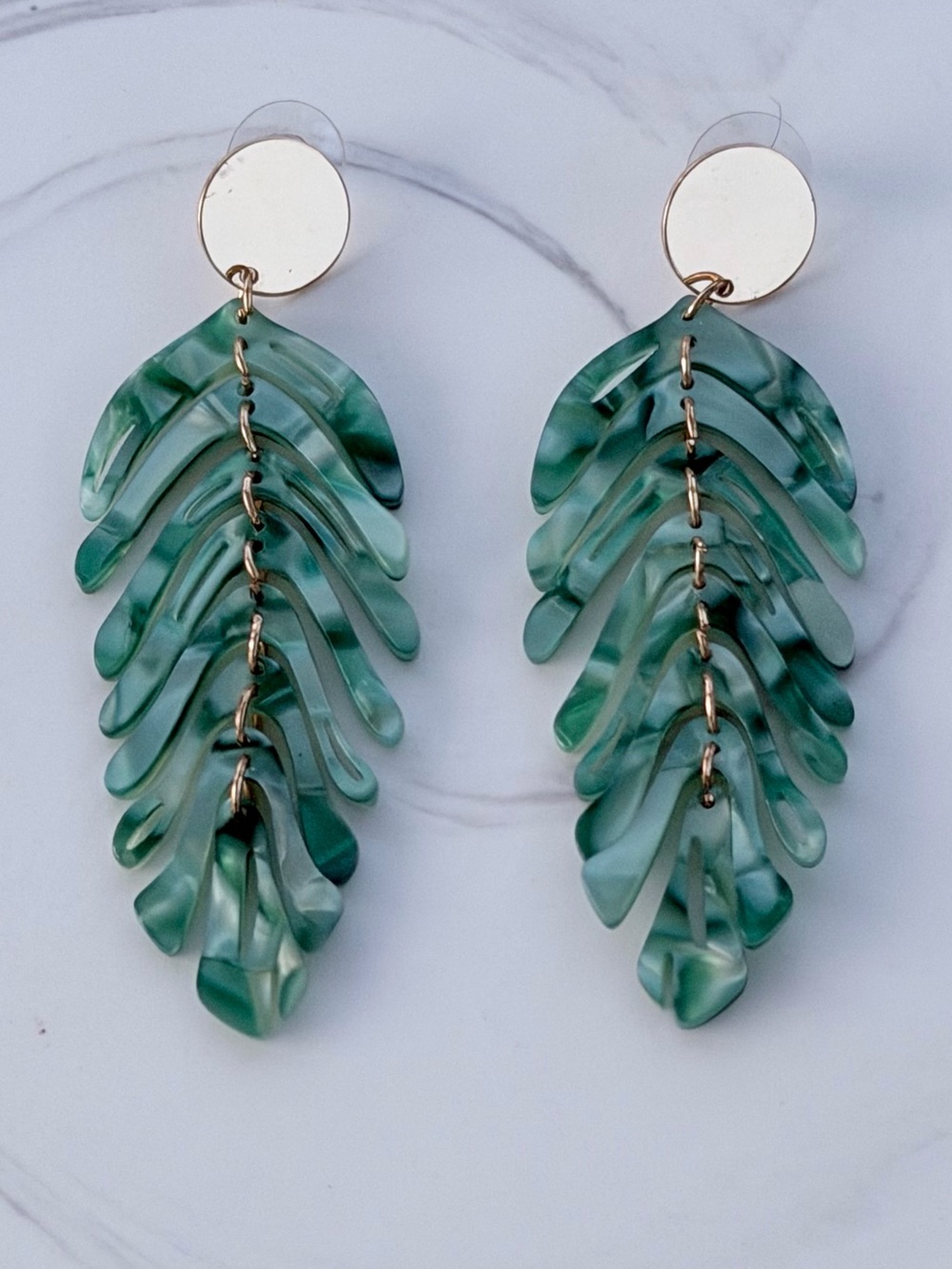 Eye Candy Los Angeles Green Fringe Palm Leaf Articulated Cascade Dangle Earrings